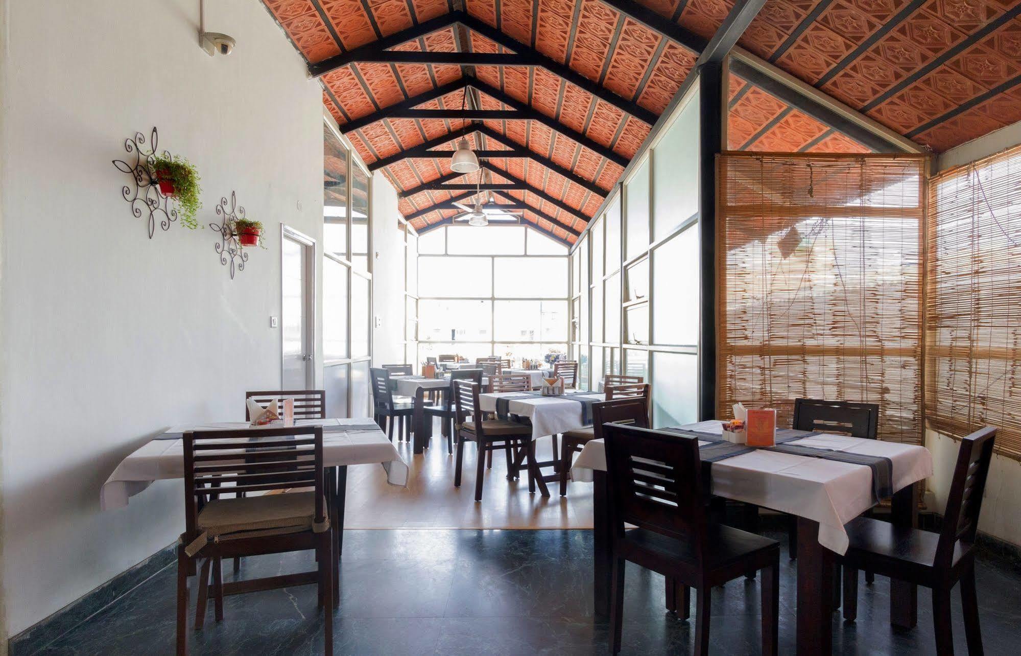 Maple Suites, Serviced Apartments Bangalore Bagian luar foto